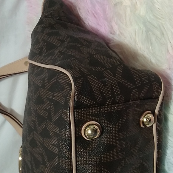 EASTER SALE! Authentic Michael Kors Jet Set Two Way  Shoulder bag Gently Used - Picture 9 of 16